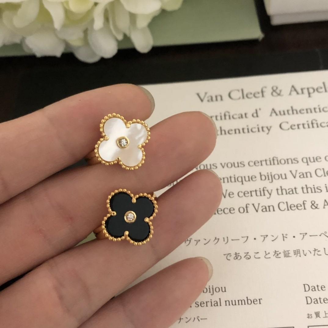 高仿首飾VanCleef&Arpels*RA41100貝母鑽四葉草戒指