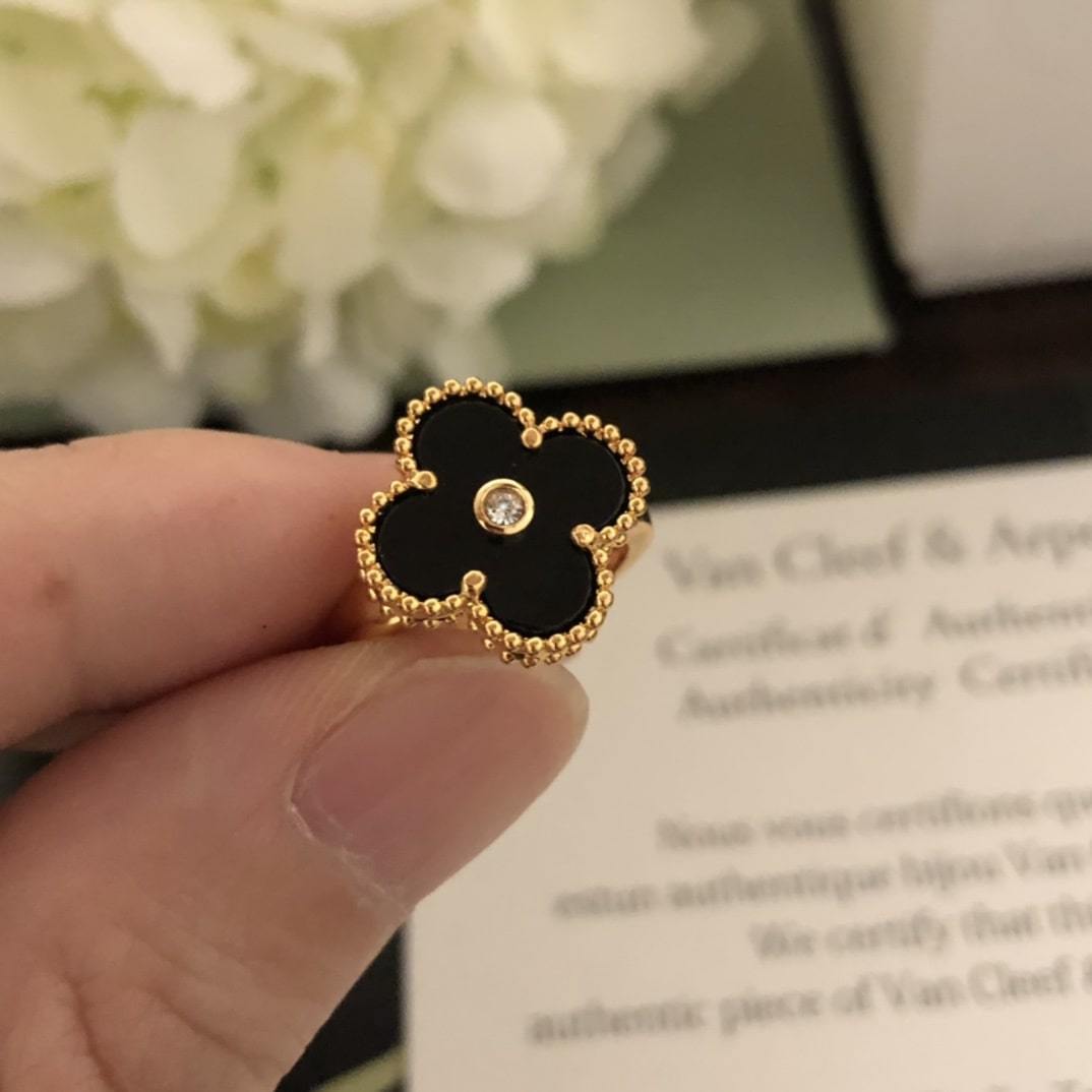 高仿首飾VanCleef&Arpels*RA41100貝母鑽四葉草戒指