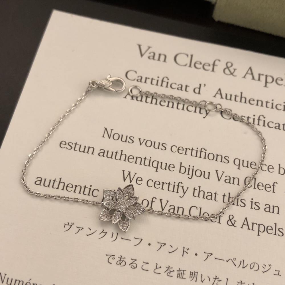高仿首飾VanCleef&Arpels*RP1AB00鑽花鏤空手鏈