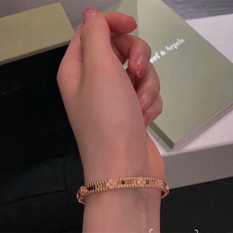 高仿首飾VanCleef&Arpels*RP6X200萬花筒鑽花手鐲