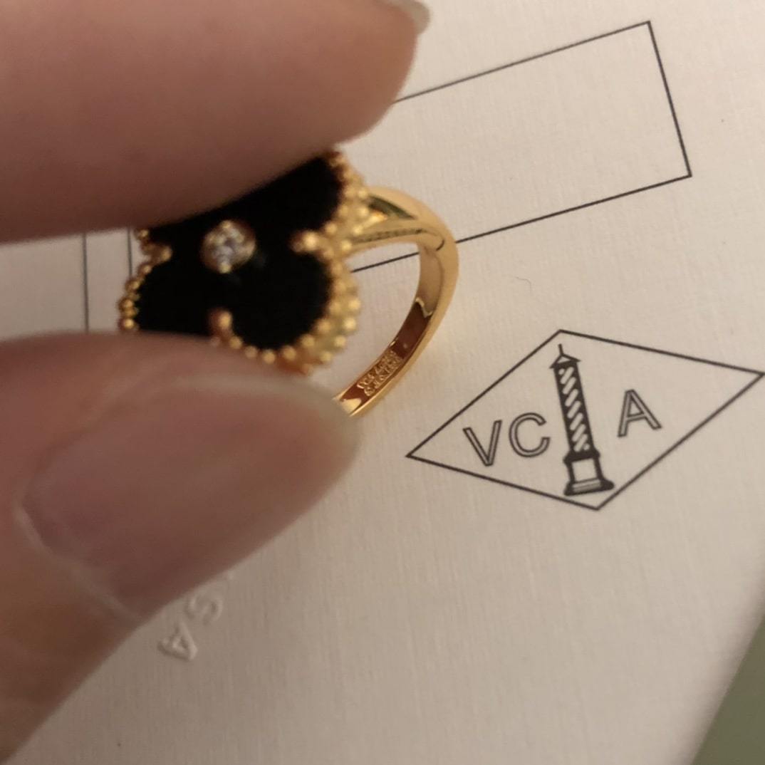 高仿首飾VanCleef&Arpels*RA41100貝母鑽四葉草戒指