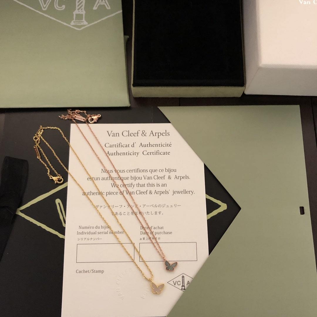 高仿首飾VanCleef&Arpels*RF69300貝母蝴蝶吊墜頸鏈