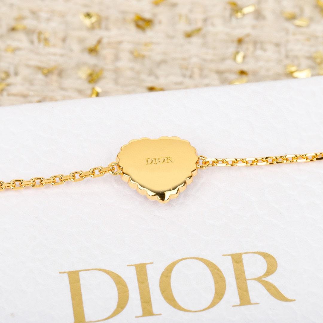 高仿首飾Dior*B3075迷你款圍珠愛心手鏈