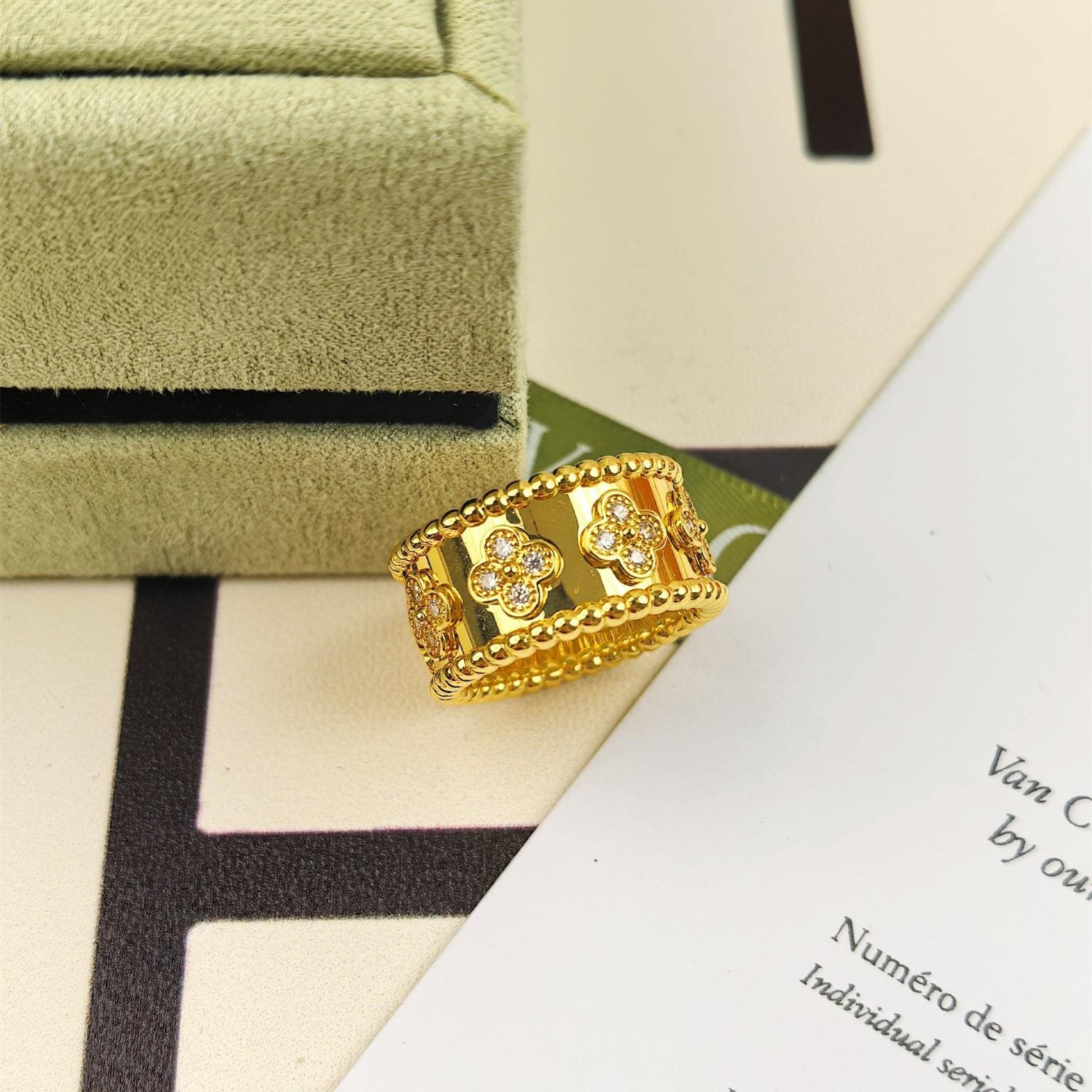 高仿首飾VanCleef&Arpels*RO9NC00鑲鑽萬花筒戒指黃金中號