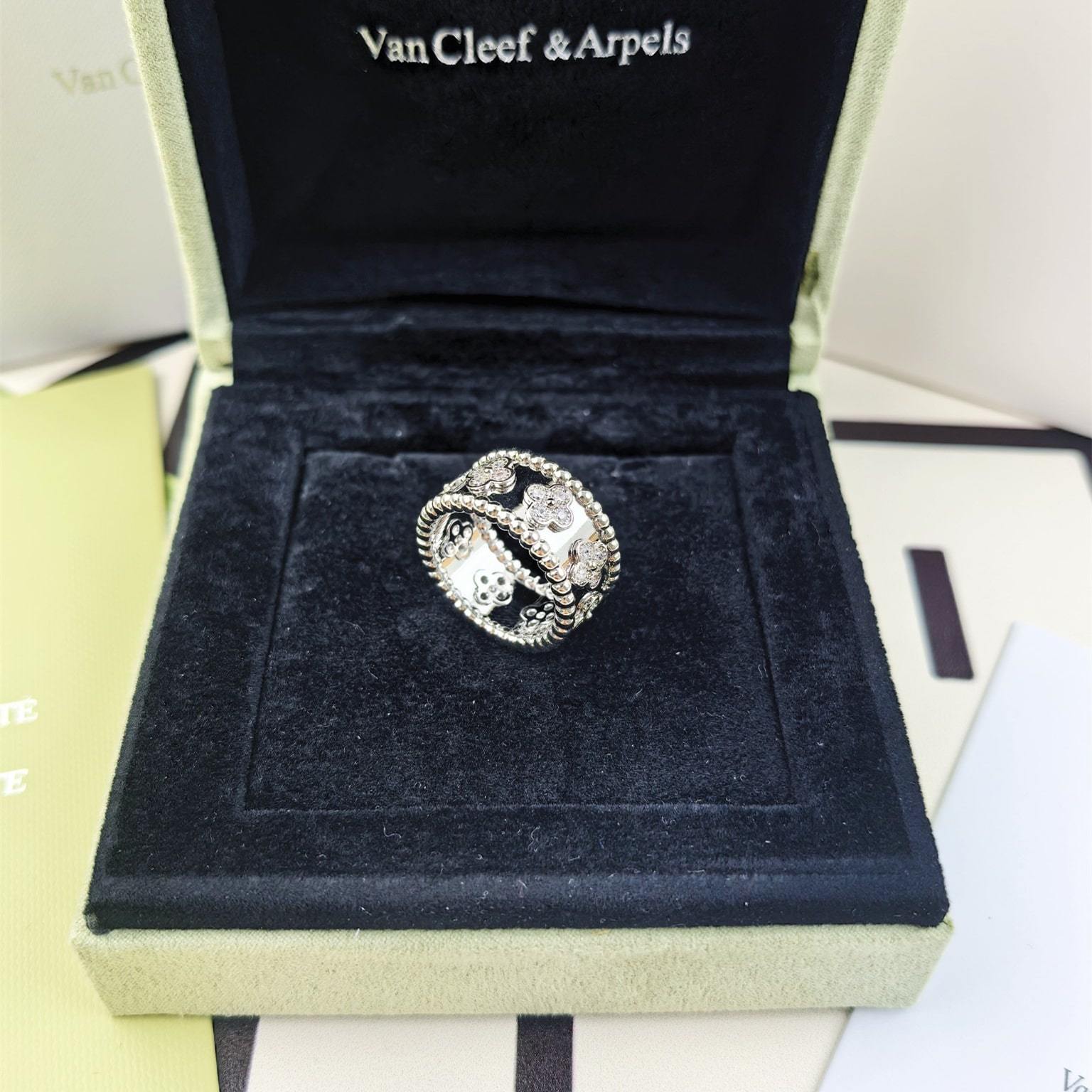 高仿首飾VanCleef&Arpels*RO9ND00鑲鑽萬花筒戒指白金中號