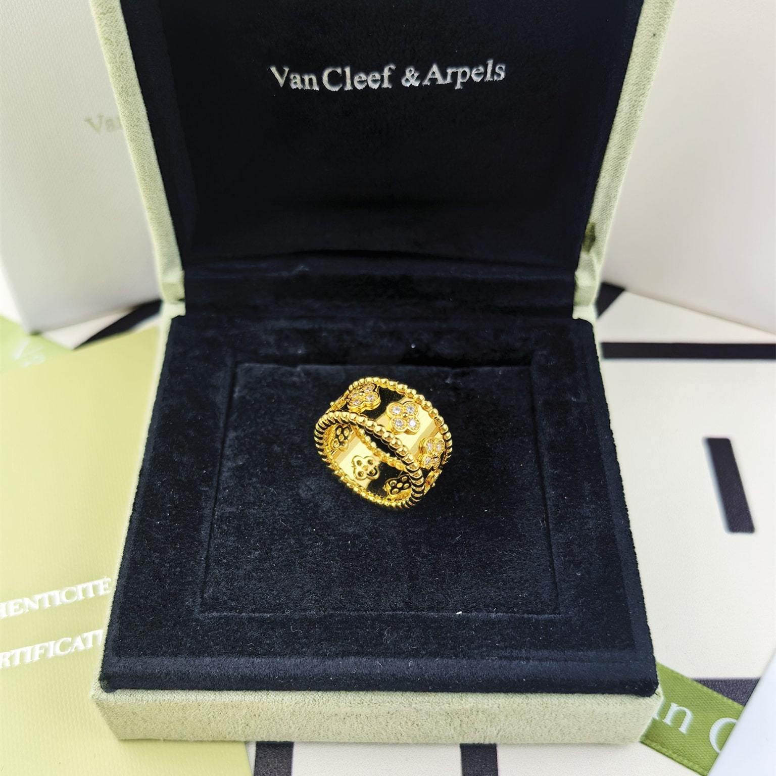 高仿首飾VanCleef&Arpels*RO9NC00鑲鑽萬花筒戒指黃金中號