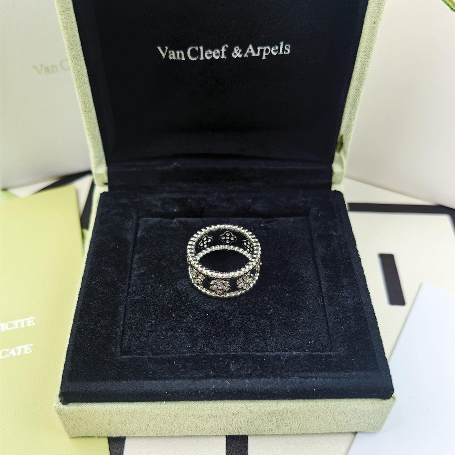 高仿首飾VanCleef&Arpels*RO9ND00鑲鑽萬花筒戒指白金中號