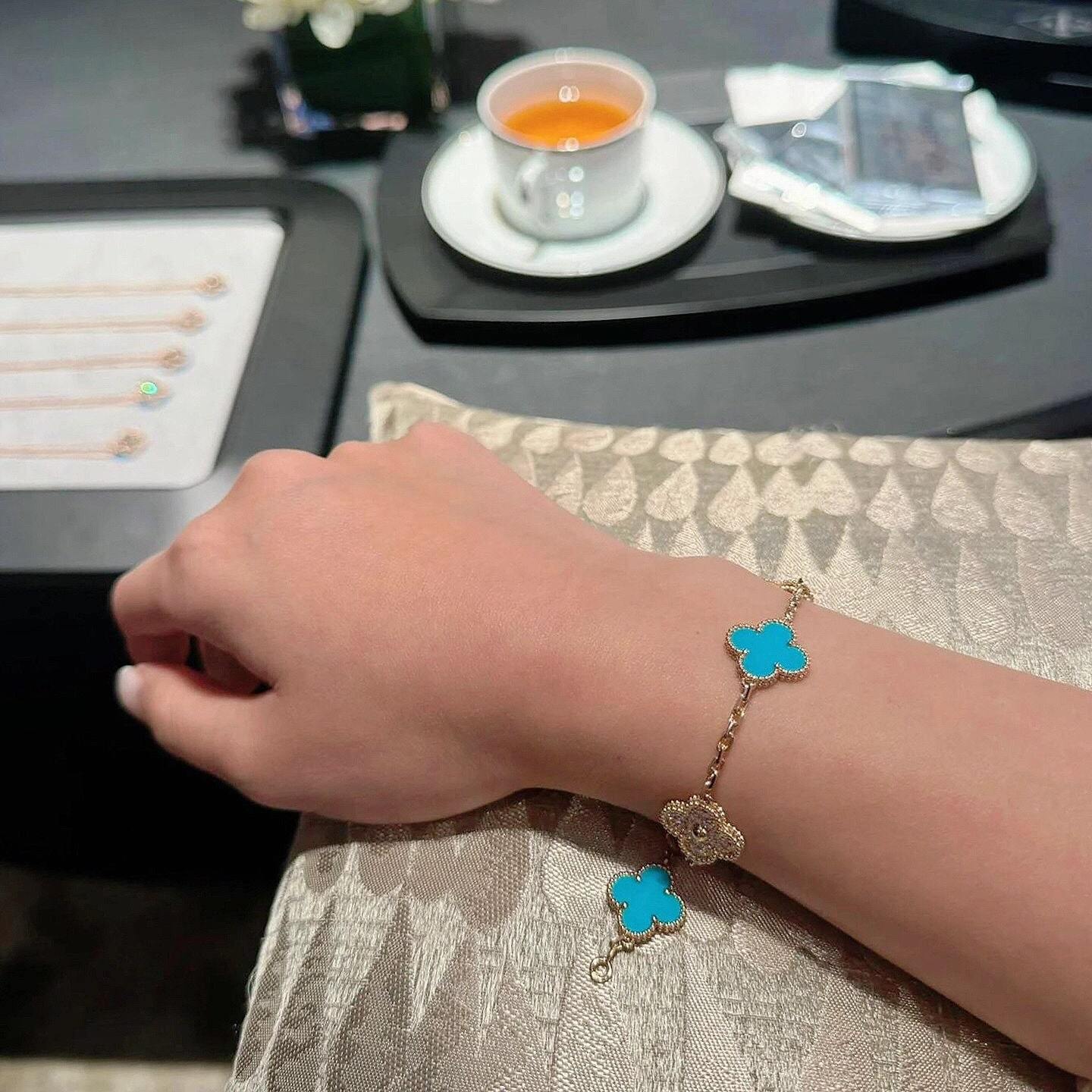 高仿首飾VanCleef&Arpels*RD003四葉草綠松石手鏈黃金款
