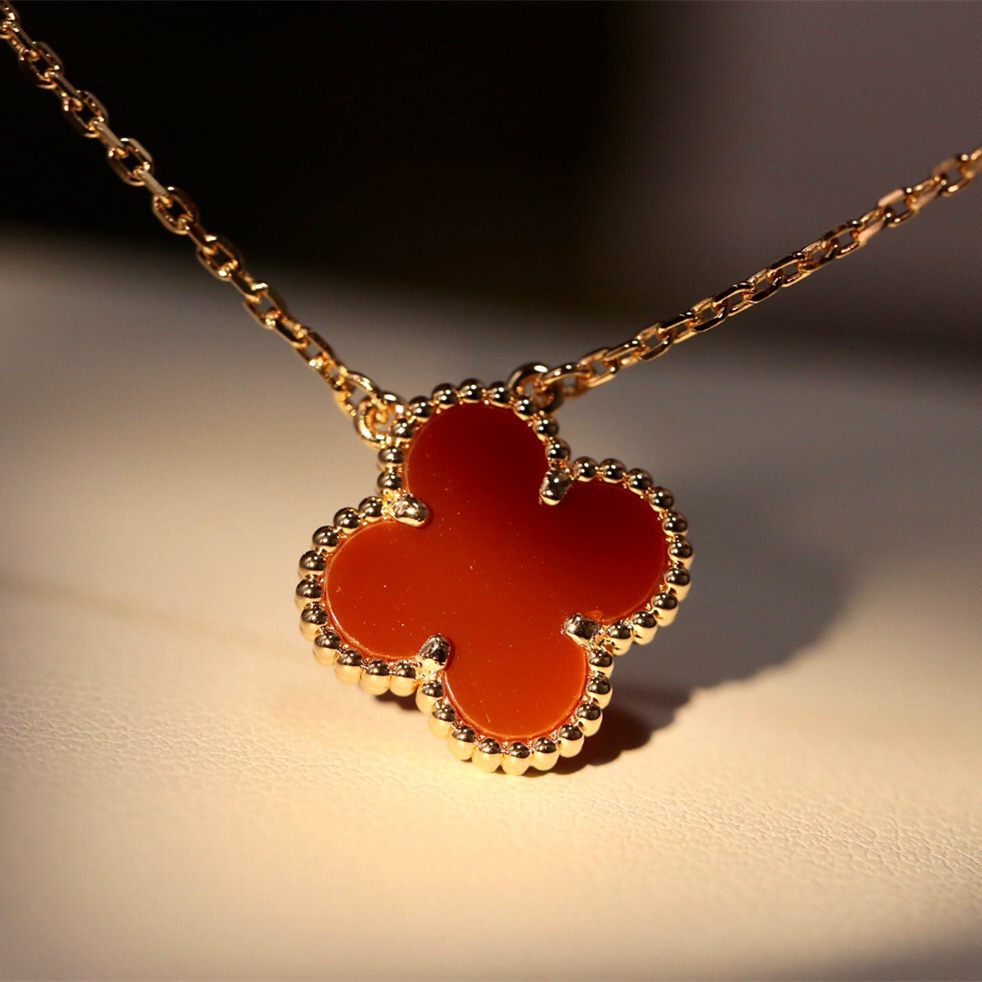 高仿首飾VanCleef&Arpels*RD38500四葉草紅玉髓頸鏈中號