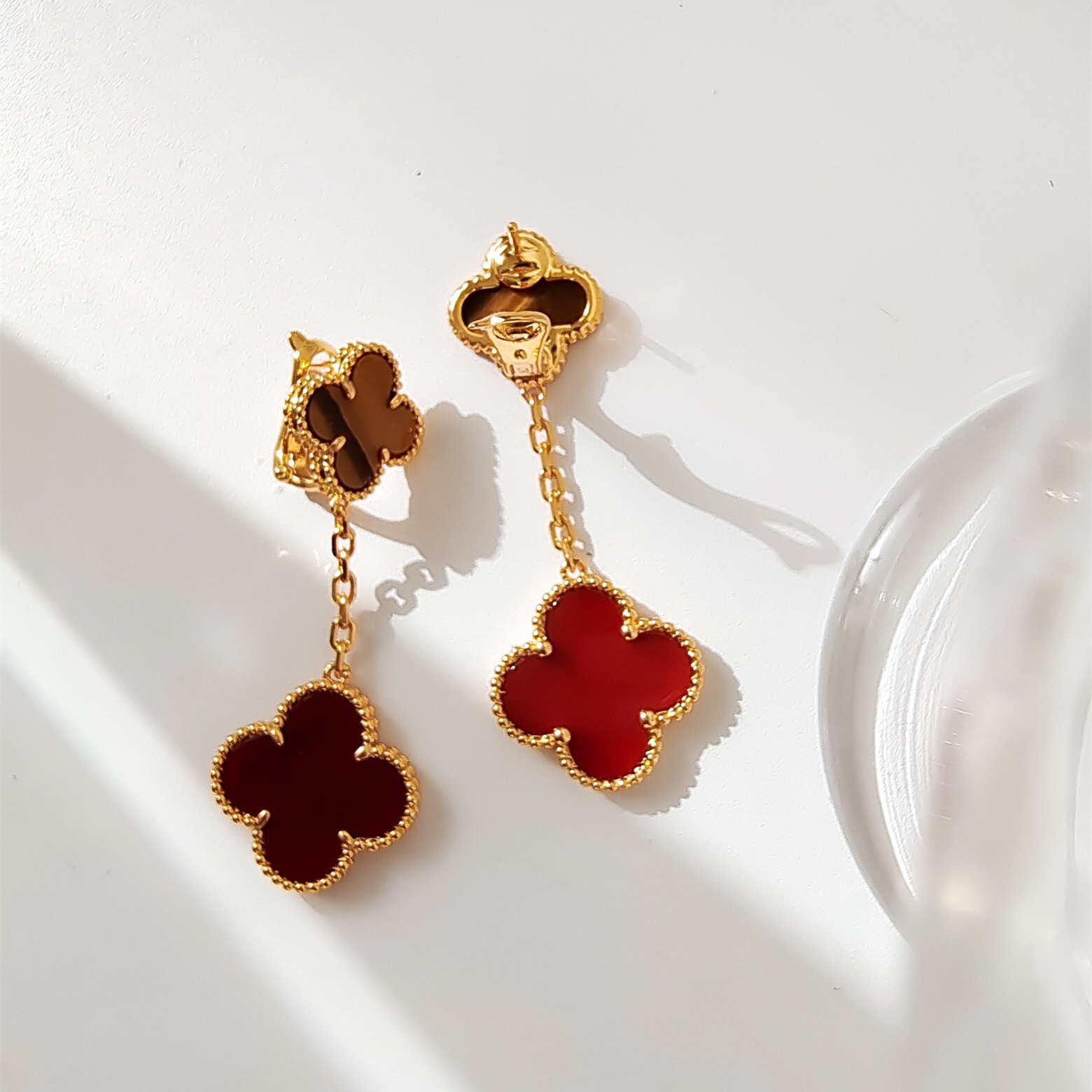 高仿首飾VanCleef&Arpels*RN5JR00鑲鑽吊墜虎眼石耳釘黃金款