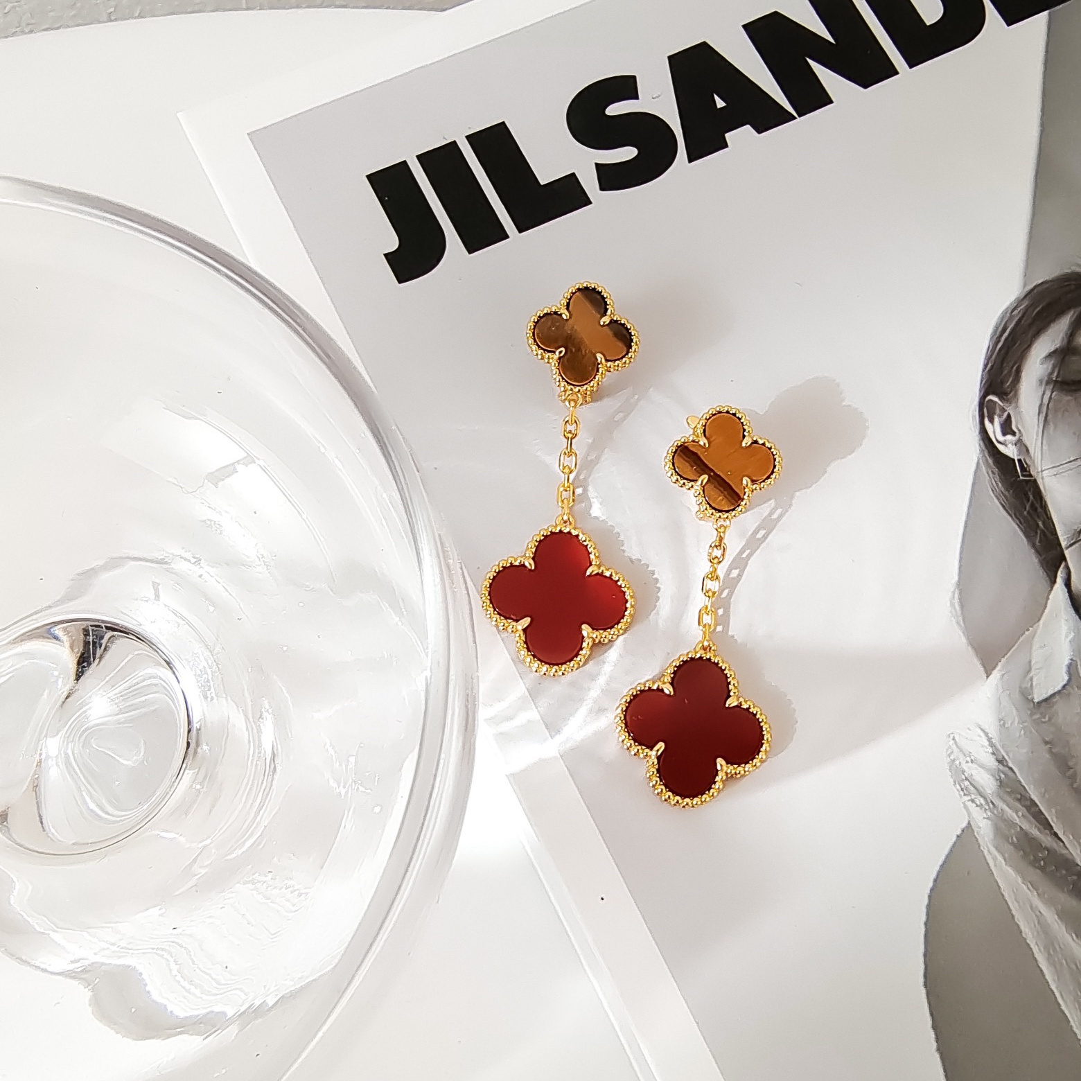 高仿首飾VanCleef&Arpels*RN5JR00鑲鑽吊墜虎眼石耳釘黃金款