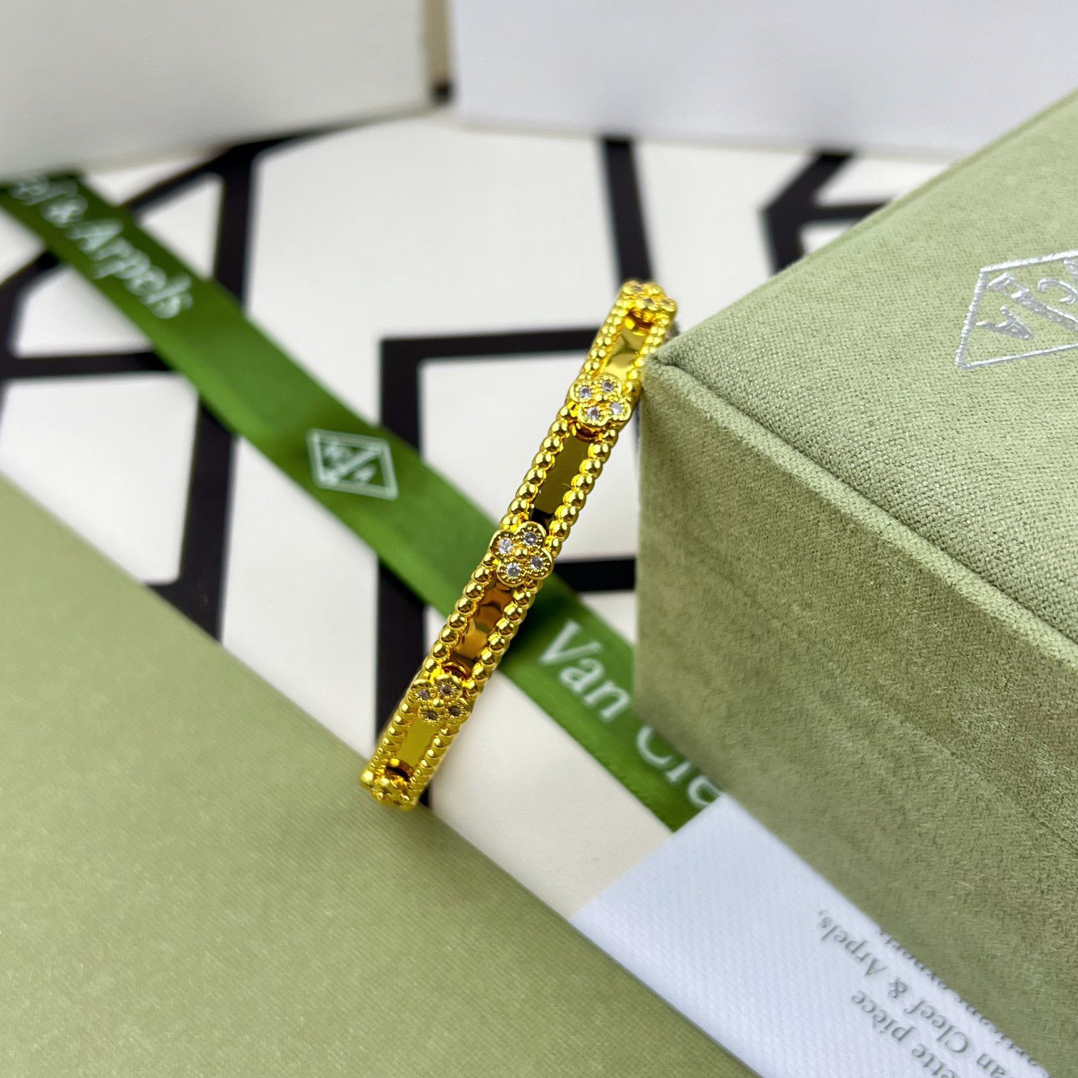 高仿首飾VanCleef&Arpels*RP6X500萬花筒手鐲窄版黃金款