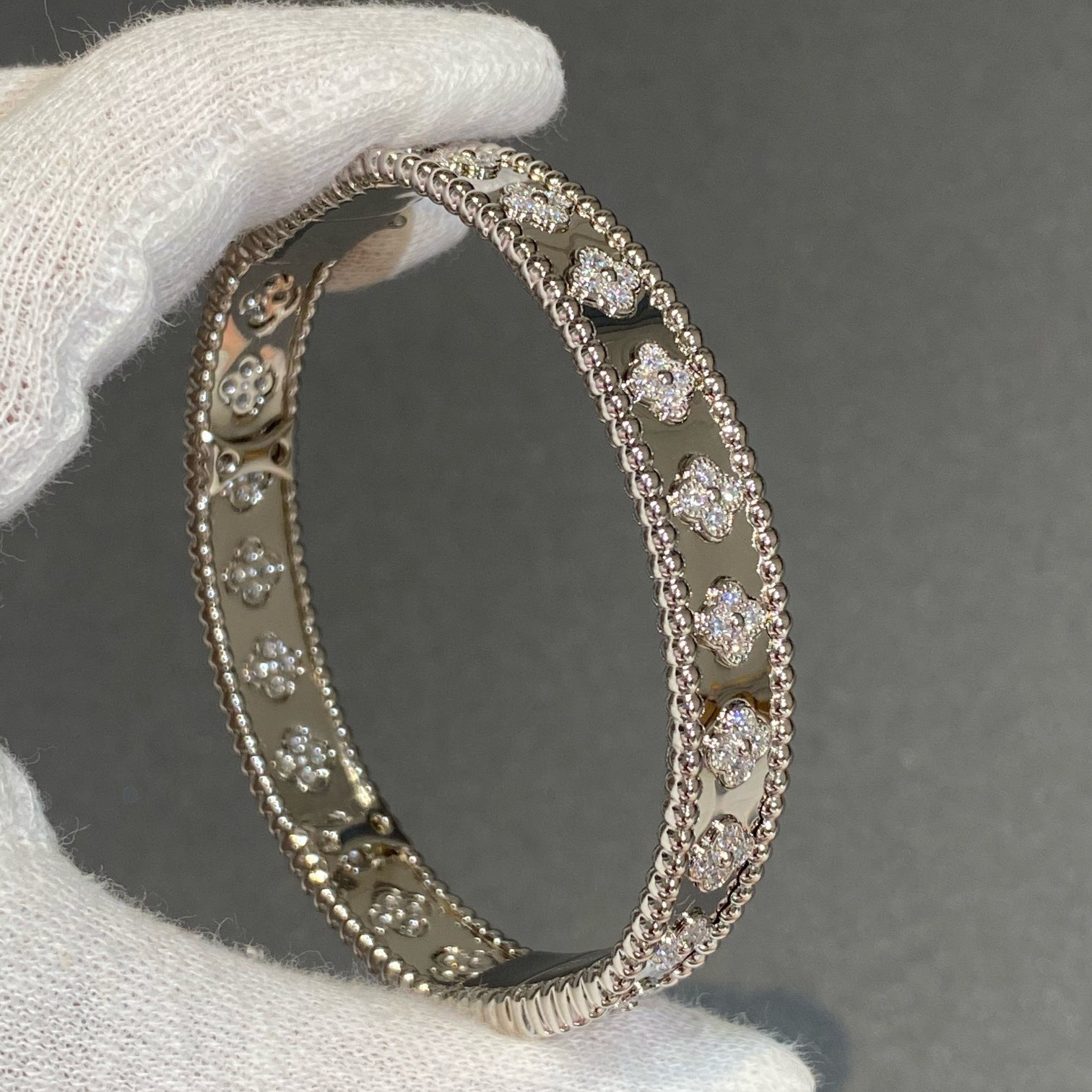 高仿首飾VanCleef&Arpels*RN9ES00萬花筒手鐲寬版白金款