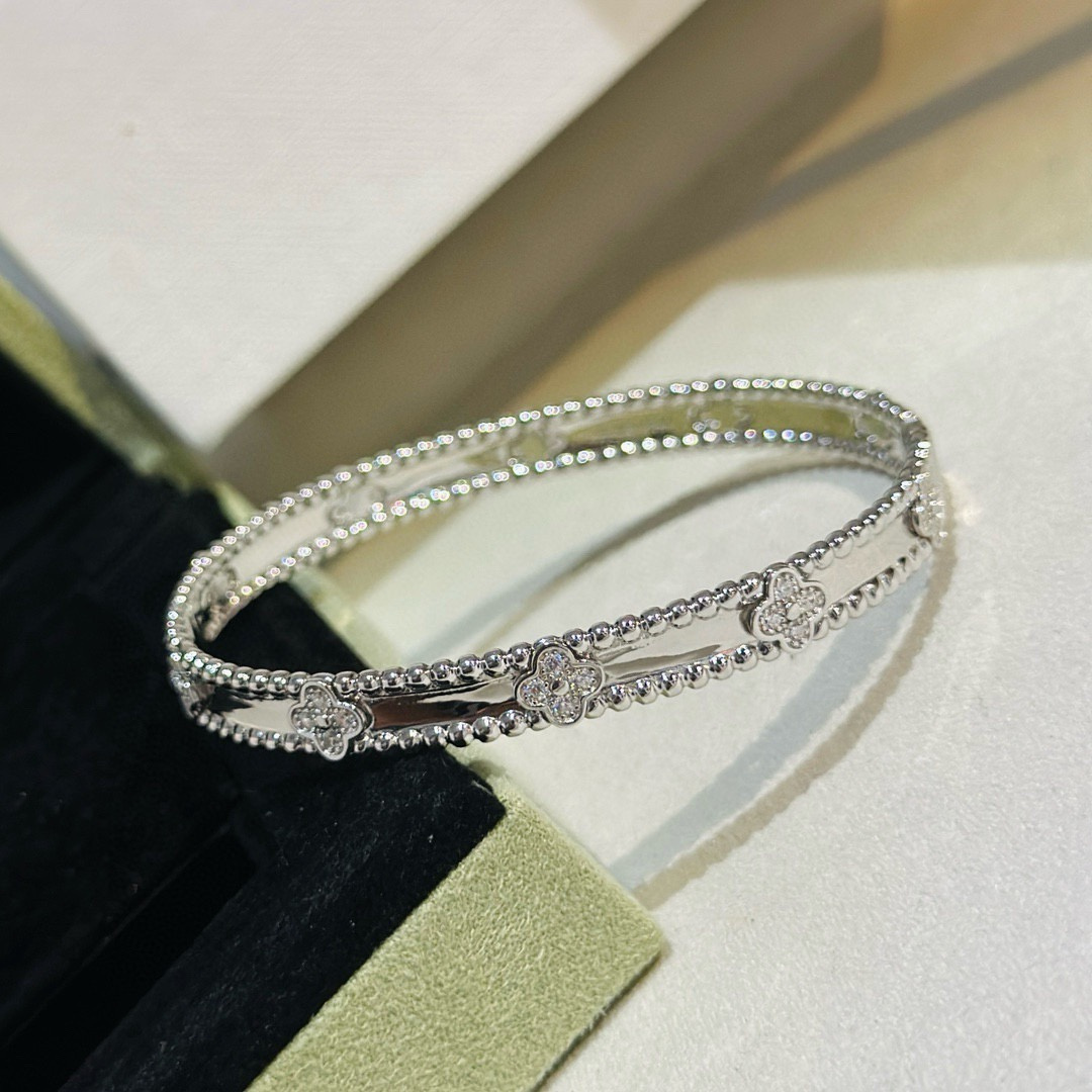 高仿首飾VanCleef&Arpels*RP6X900萬花筒手鐲窄版白金款