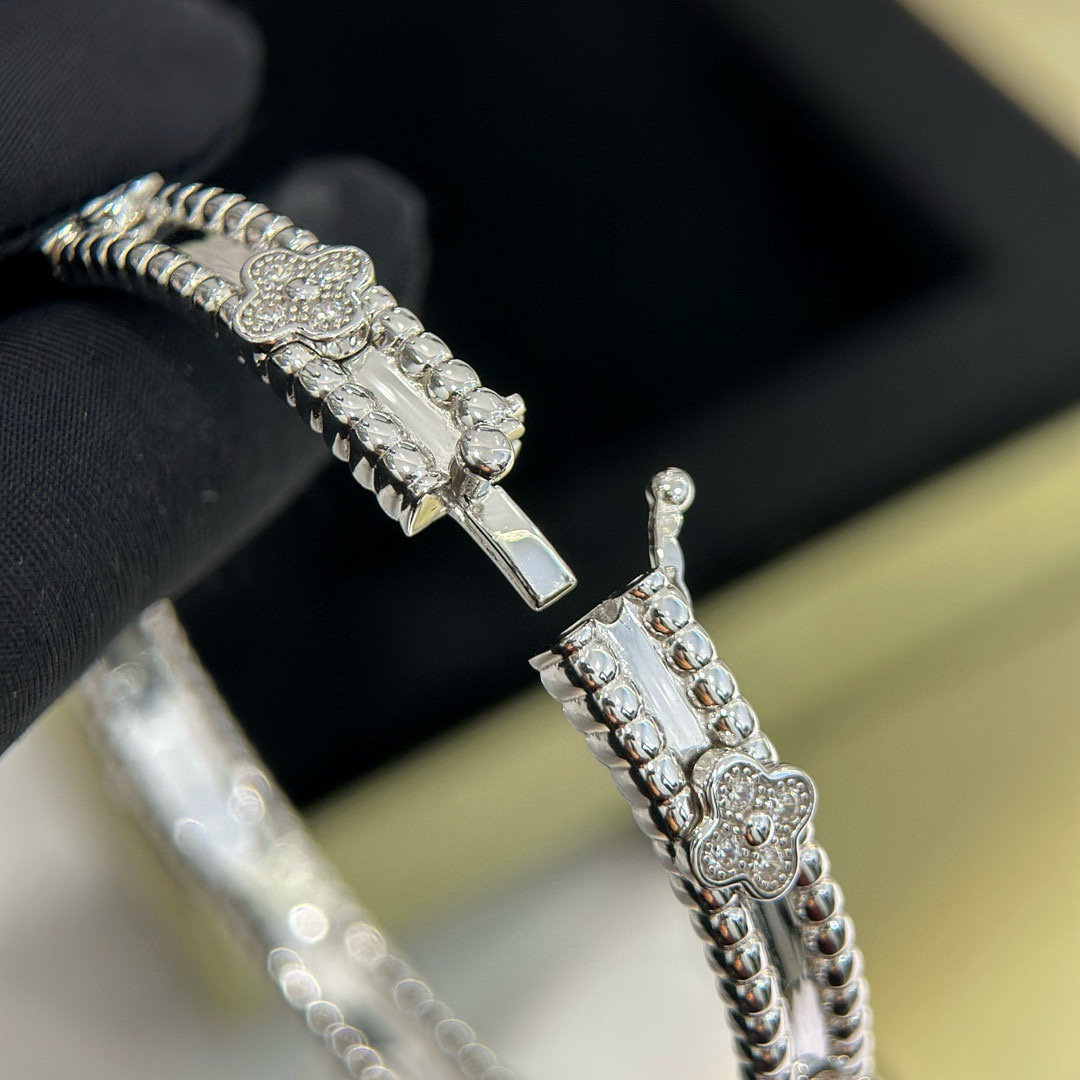 高仿首飾VanCleef&Arpels*RP6X900萬花筒手鐲窄版白金款