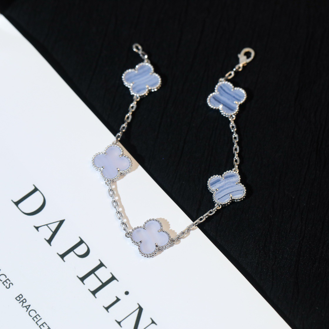 高仿首飾VanCleef&Arpels*RD34700紫玉髓白金手鏈