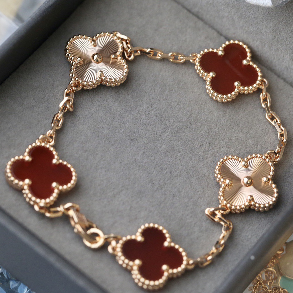 高仿首飾VanCleef&Arpels*RP7RP00玉髓五花手鏈