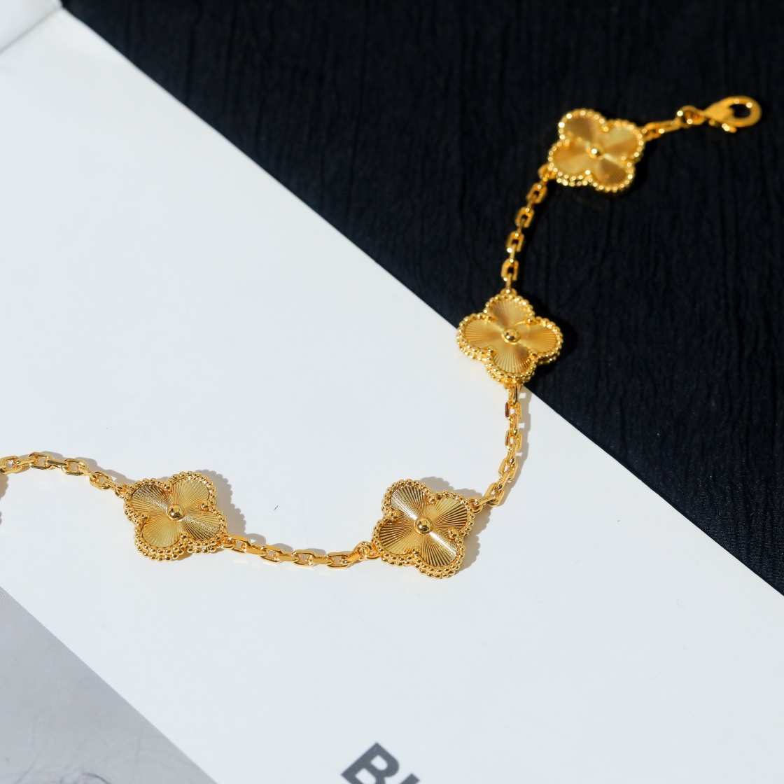 高仿首飾VanCleef&Arpels*RP3JK00金鐳射五花手鏈