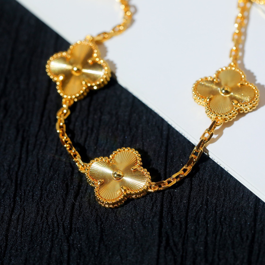 高仿首飾VanCleef&Arpels*RP3JK00金鐳射五花手鏈