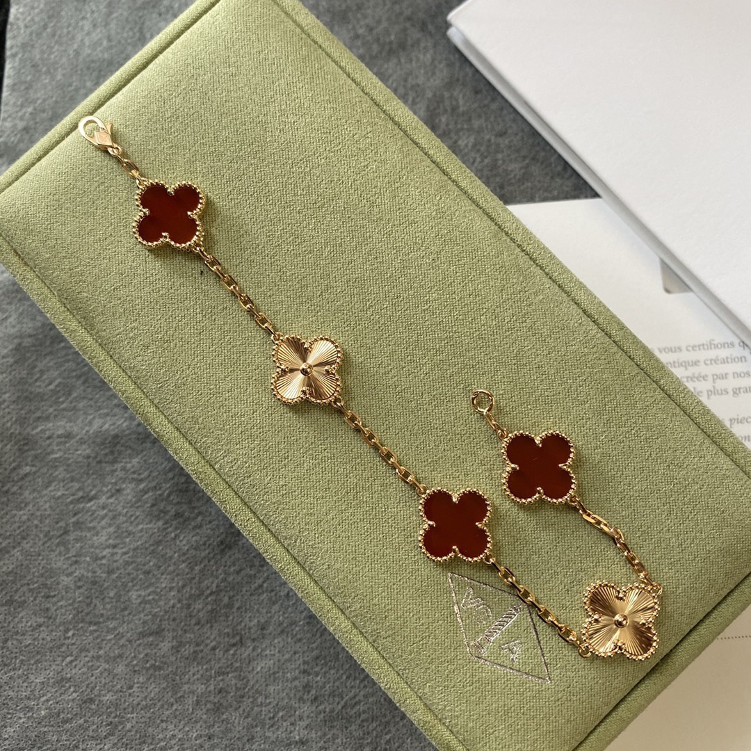 高仿首飾VanCleef&Arpels*RP7RP00玉髓五花手鏈