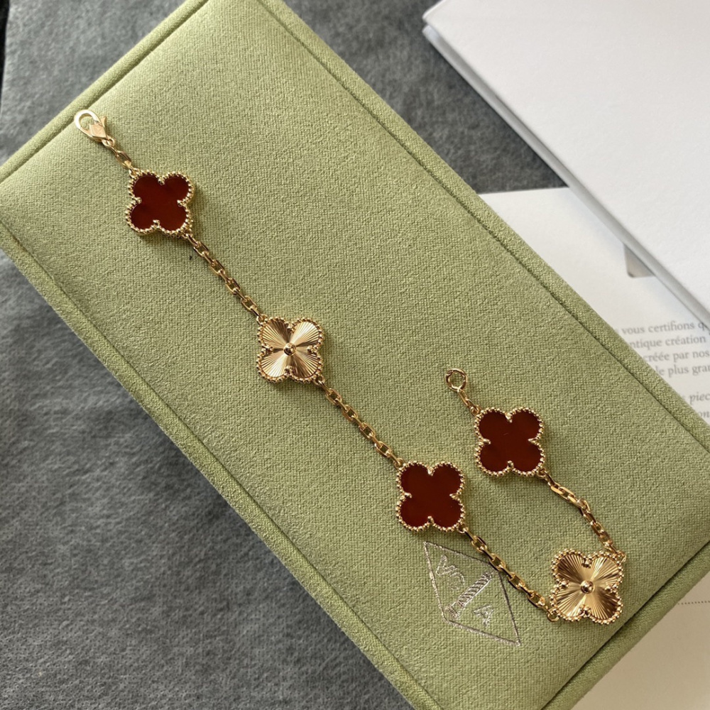 高仿首飾VanCleef&Arpels*RP7RP00玉髓五花手鏈