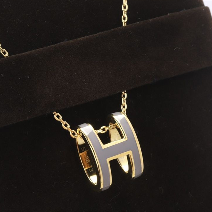 高仿Hermes*POPH系列H147992FO91玫瑰金吊墜頸鏈小號紫色