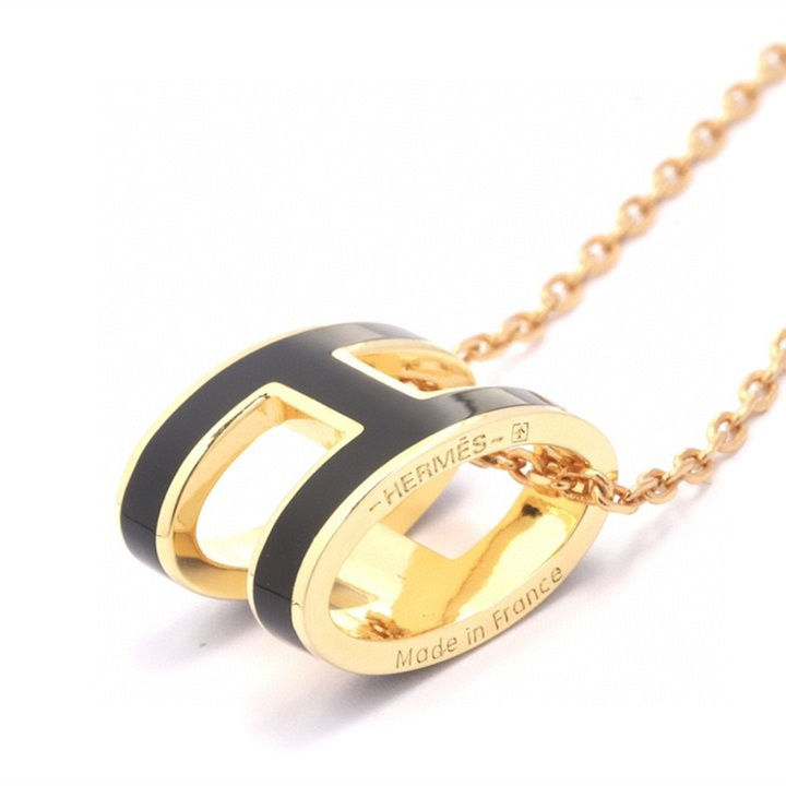 高仿Hermes*POPH系列H147992FO03玫瑰金吊墜頸鏈小號黑色