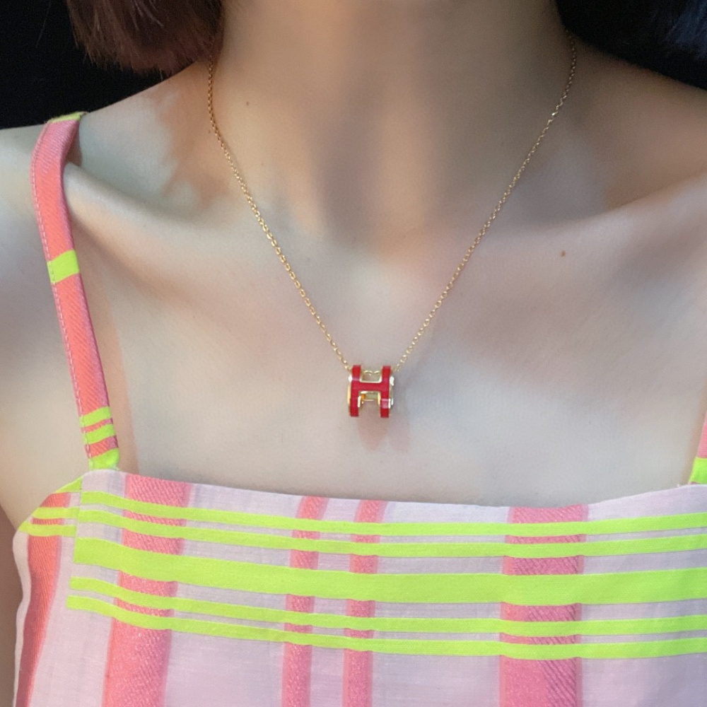 高仿Hermes*POPH系列H147992FOS7玫瑰金吊墜頸鏈小號紅色