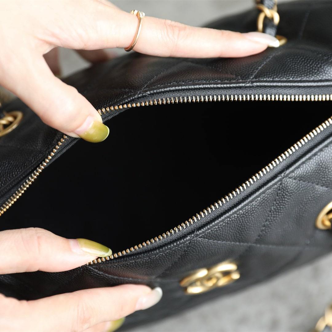 高仿Chanel*25K系列AS5792小牛皮腋下包黑色小號免檢版