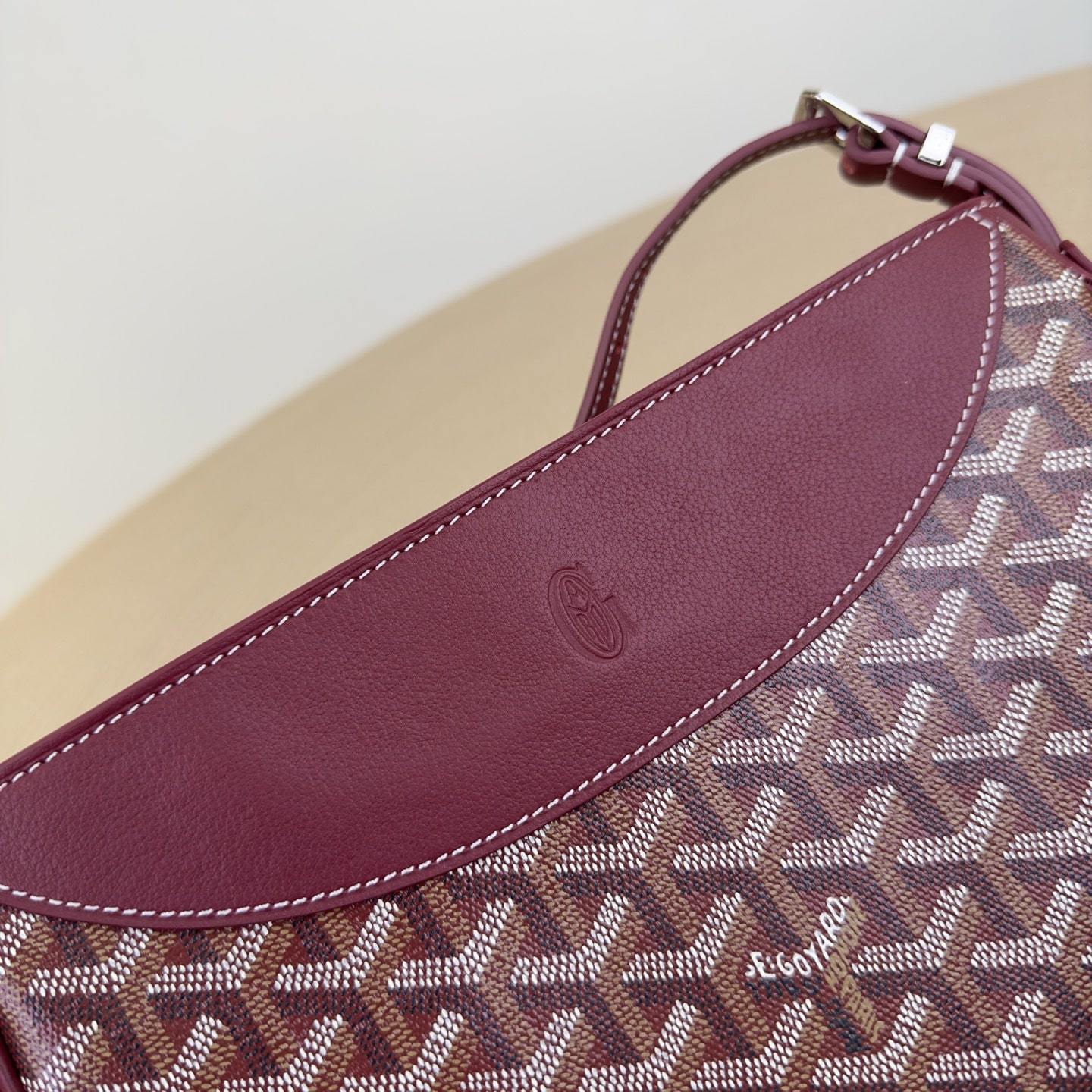 高仿Goyard*33CL33P單肩半月包紅色免檢版