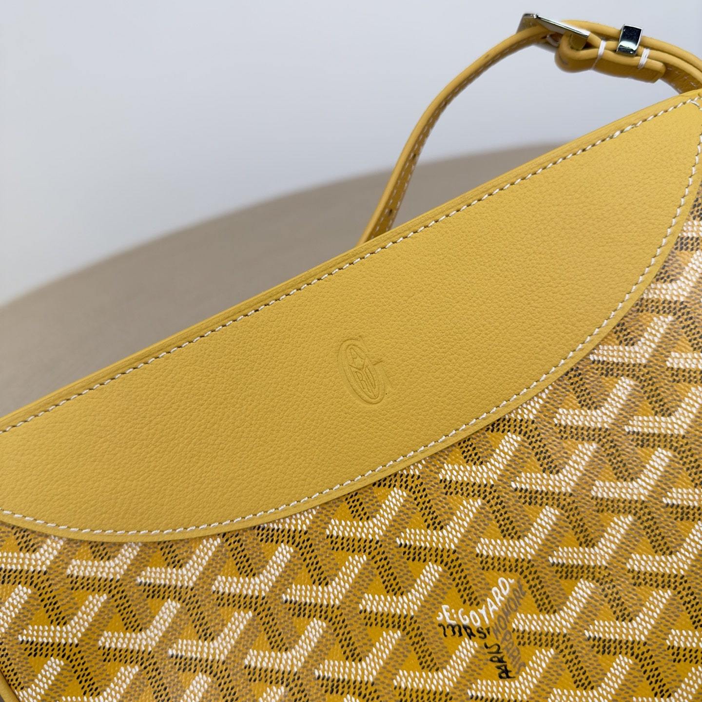 高仿Goyard*08CL08P單肩半月包黃色免檢版