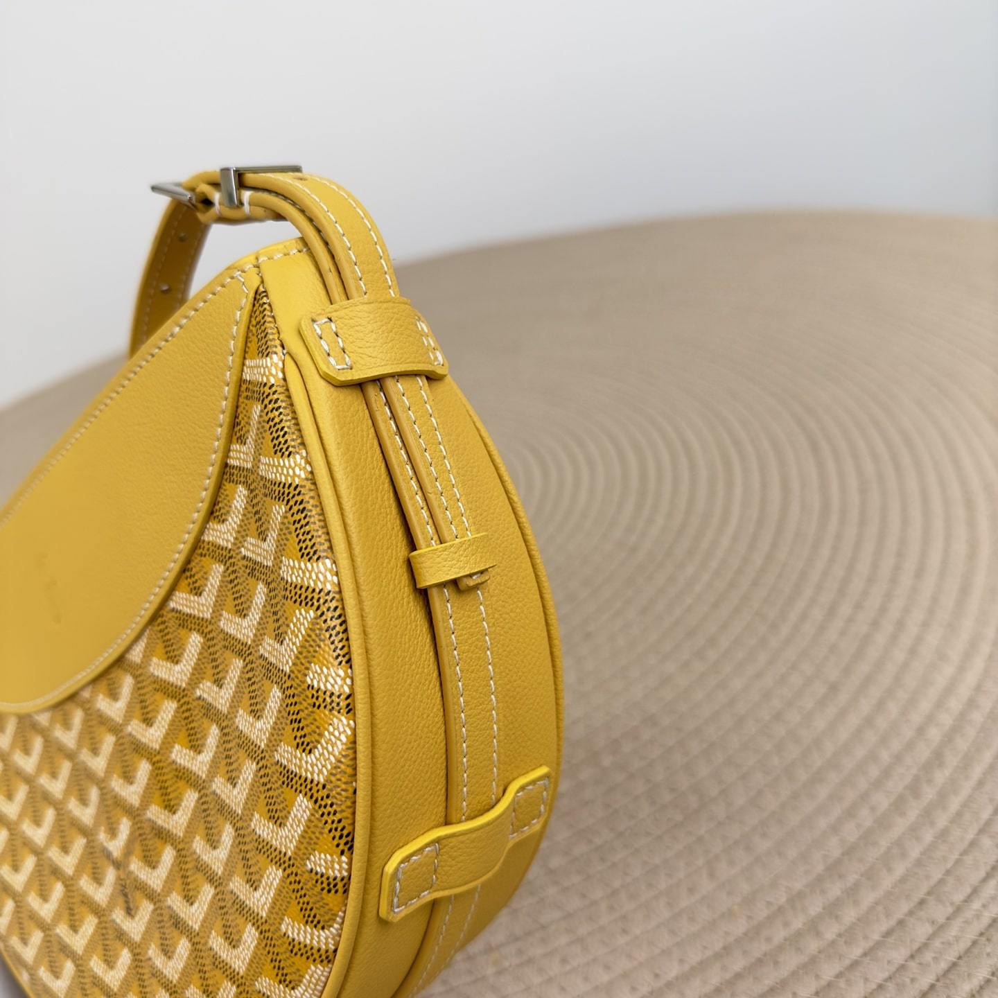 高仿Goyard*08CL08P單肩半月包黃色免檢版