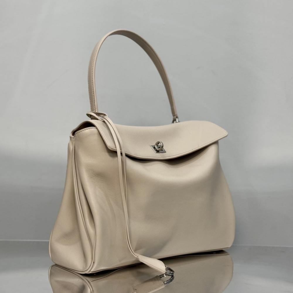 高仿Balenciaga*Rodeo系列4U2910小牛皮杏色銀扣中號免檢版