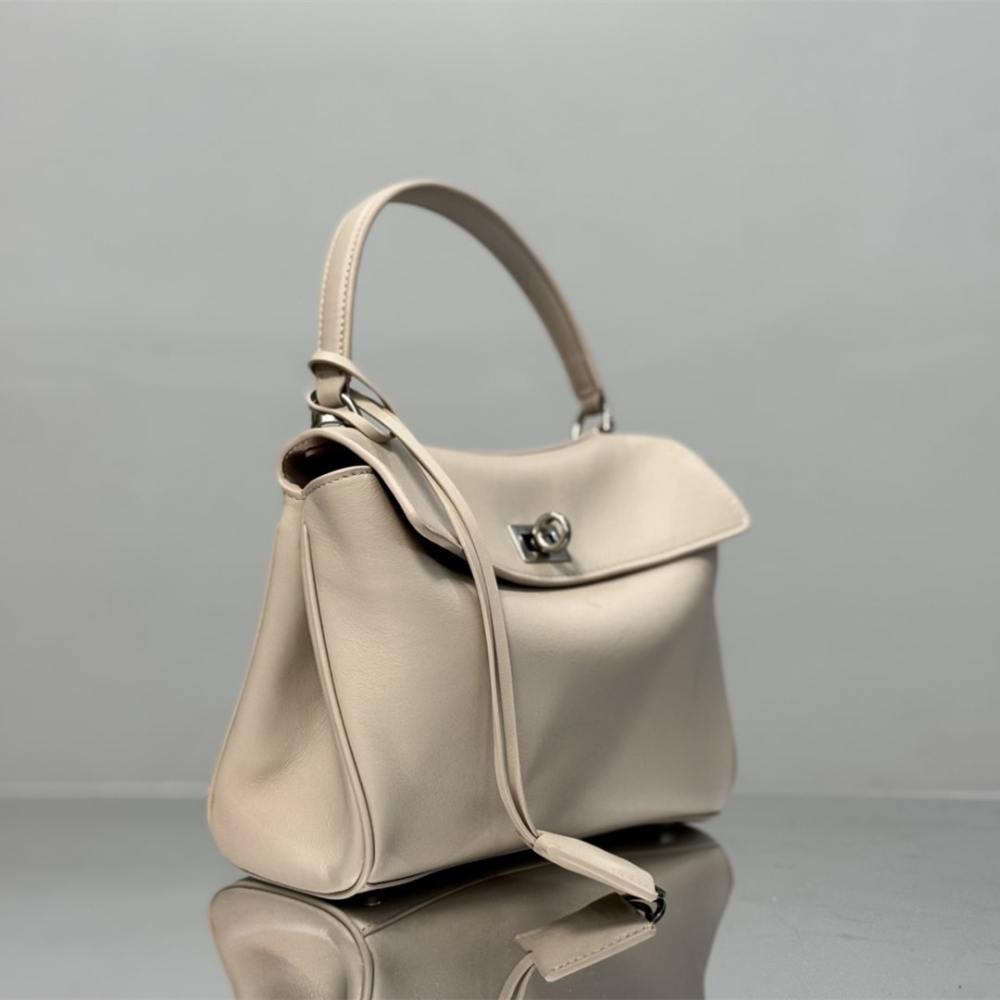 高仿Balenciaga*Rodeo系列4U2912小牛皮杏色銀扣mini免檢版