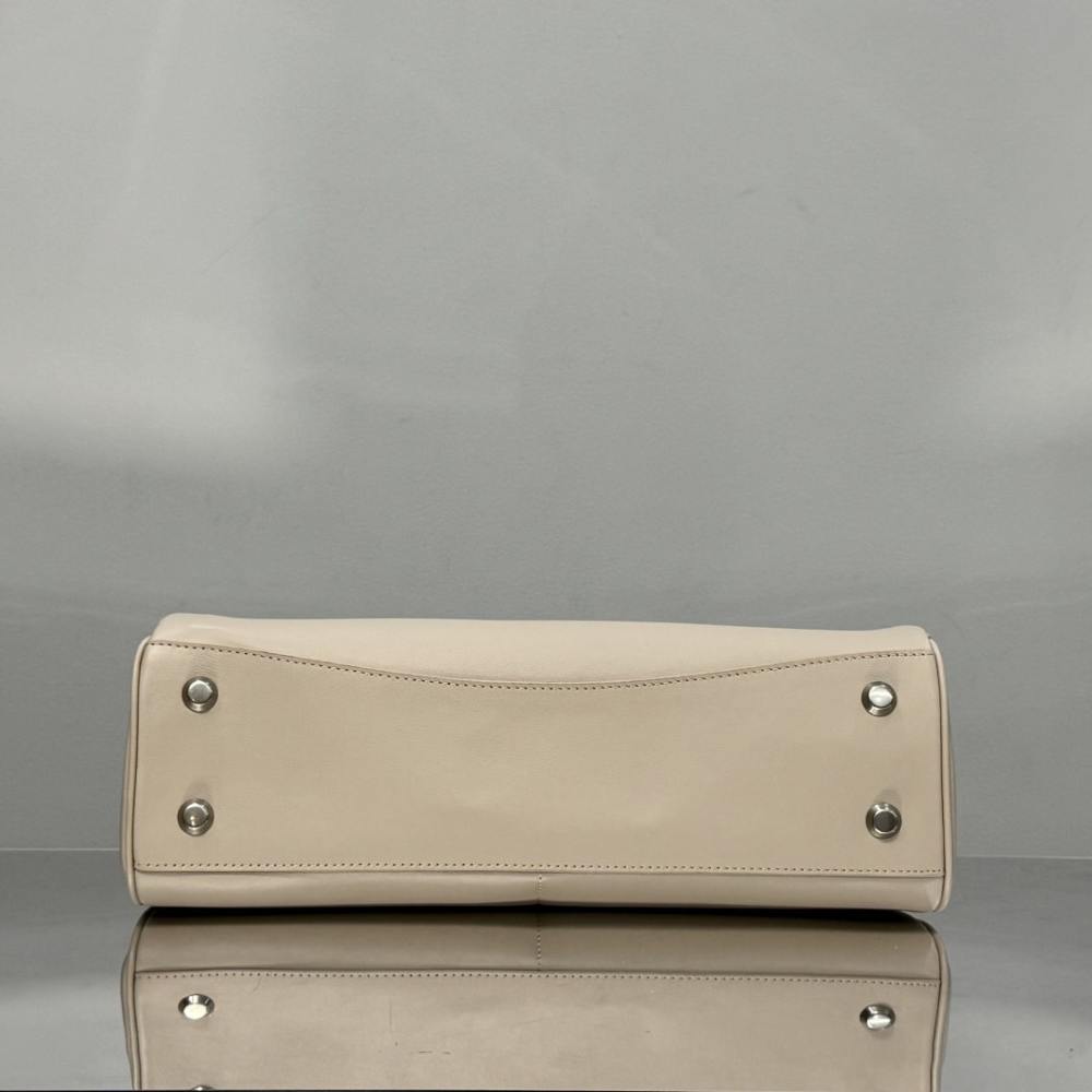 高仿Balenciaga*Rodeo系列4U2910小牛皮杏色銀扣中號免檢版