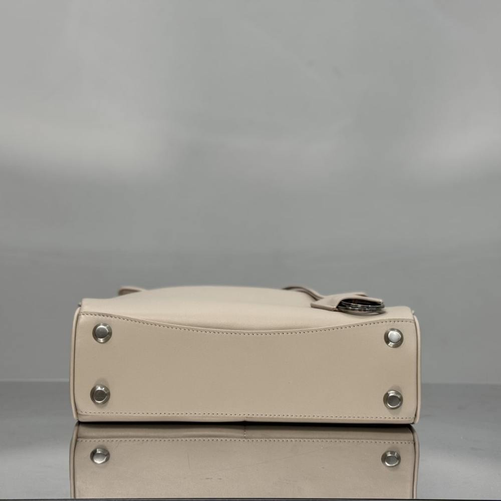 高仿Balenciaga*Rodeo系列4U2911小牛皮杏色銀扣小號免檢版