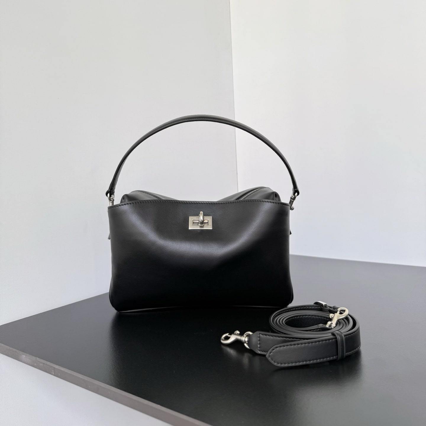 高仿Balenciaga*Rodeo系列U1000小牛皮相機包黑色銀扣免檢版