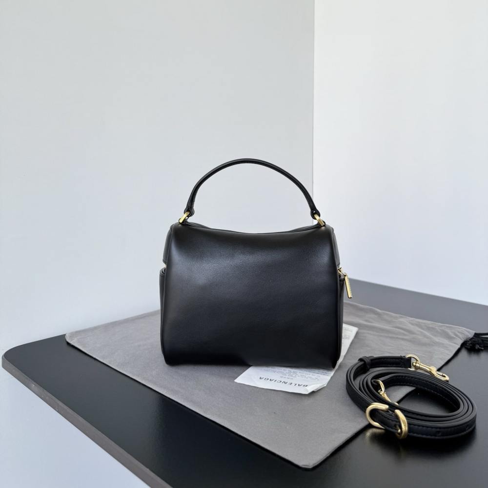 高仿Balenciaga*Rodeo系列V1000小牛皮盒子包黑色金扣免檢版