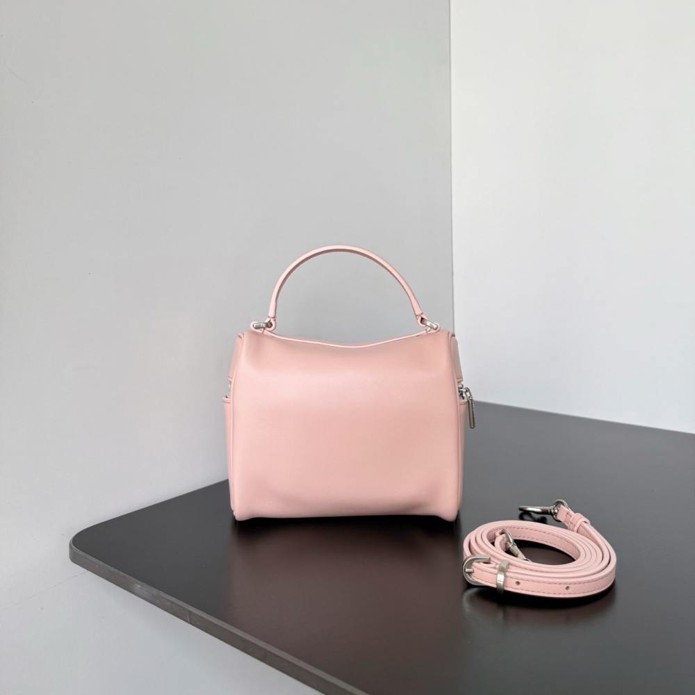 高仿Balenciaga*Rodeo系列U5831小牛皮盒子包粉色銀扣免檢版