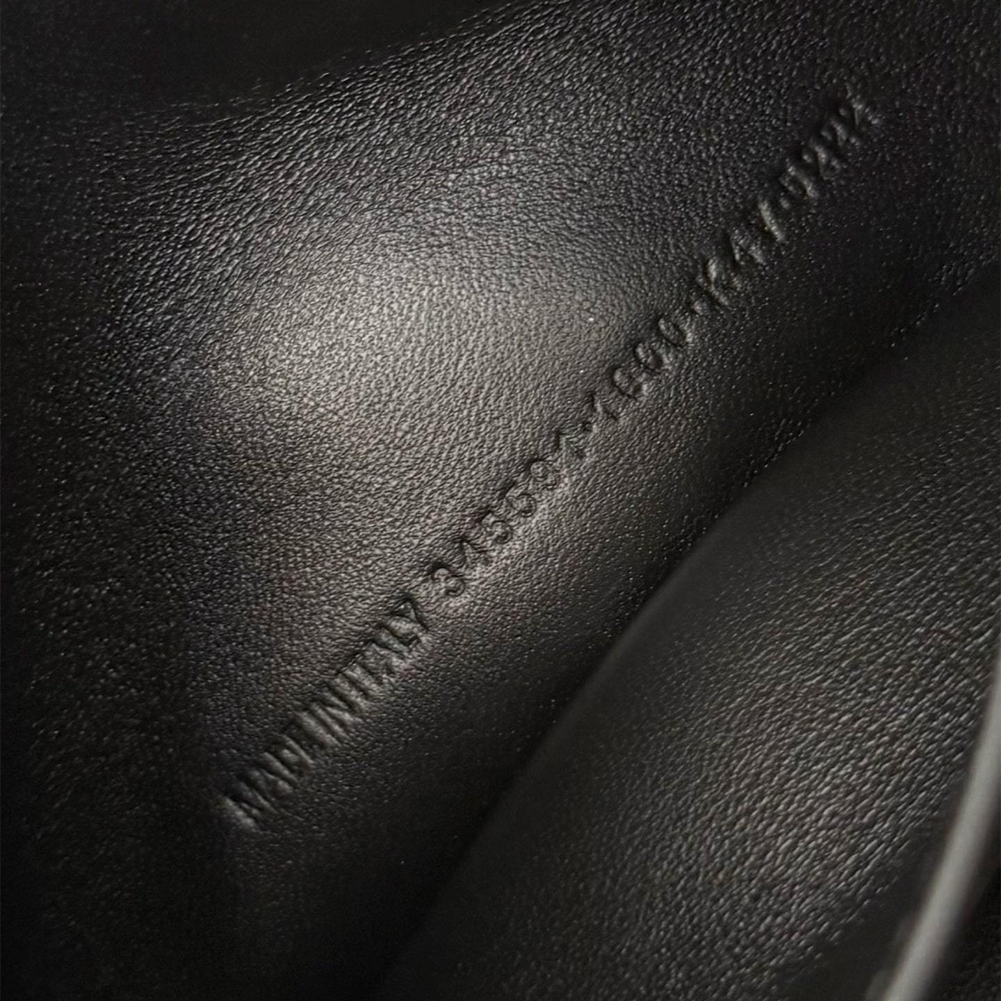 高仿Balenciaga*Rodeo系列U1000小牛皮相機包黑色銀扣免檢版