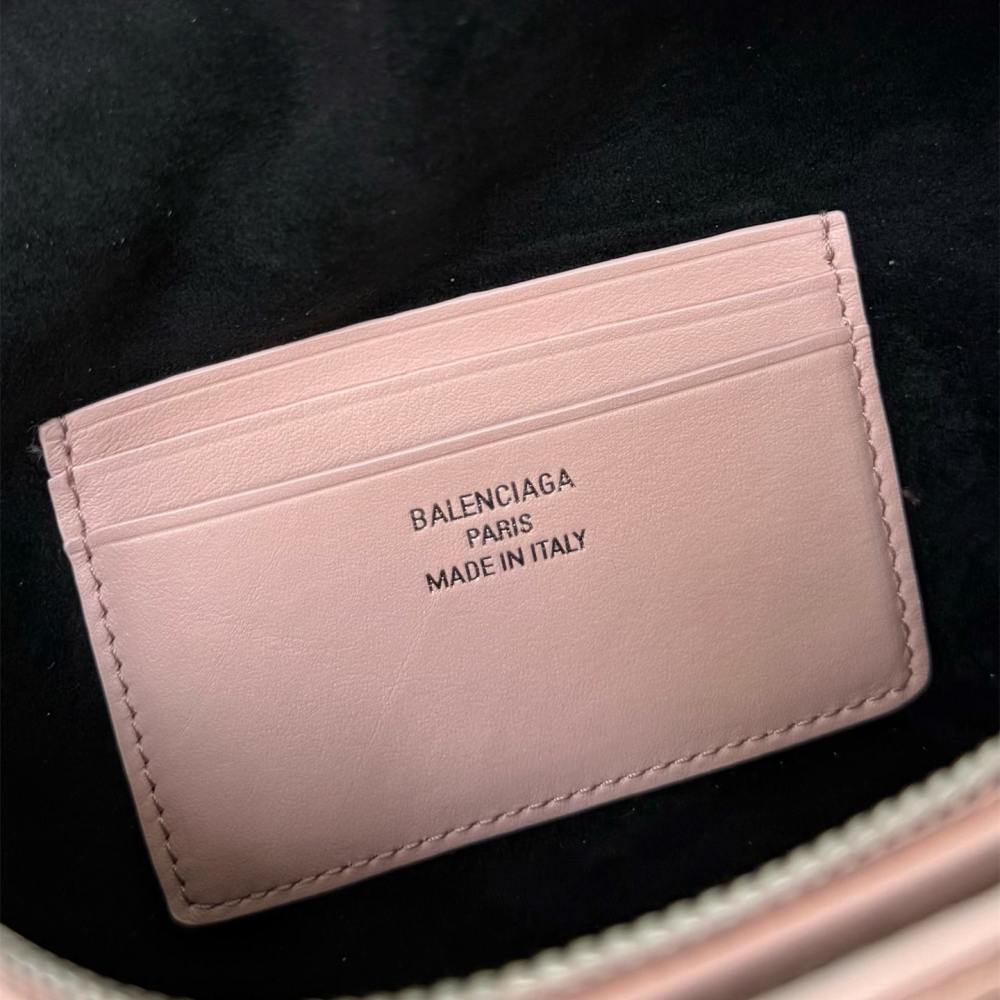 高仿Balenciaga*Rodeo系列U5831小牛皮盒子包粉色銀扣免檢版