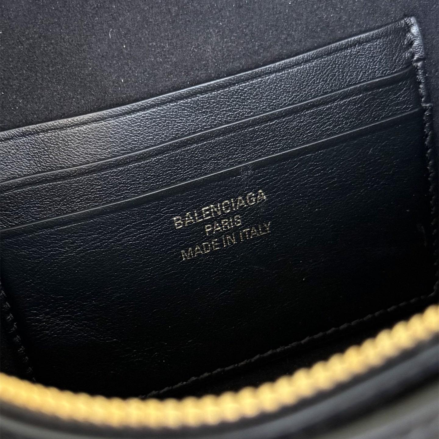 高仿Balenciaga*Rodeo系列V1000小牛皮盒子包黑色金扣免檢版