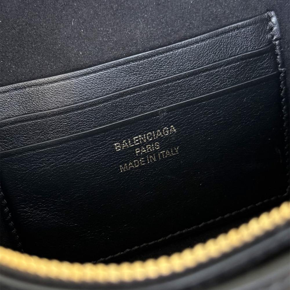 高仿Balenciaga*Rodeo系列V1000小牛皮盒子包黑色金扣免檢版