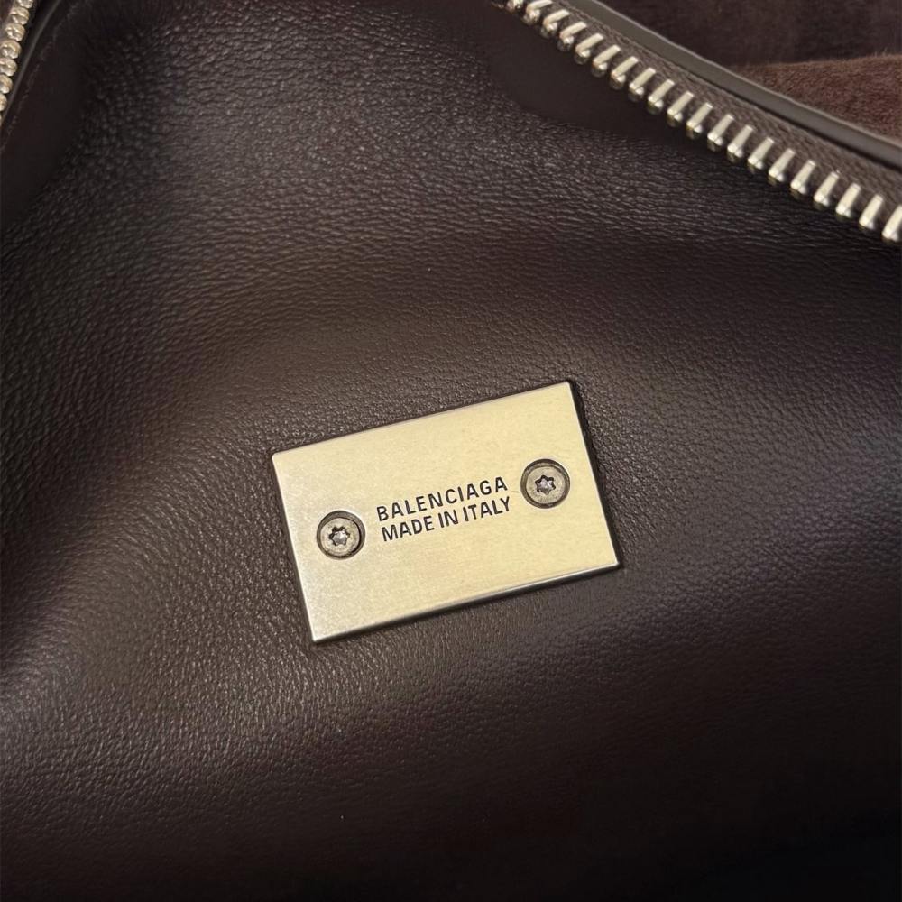 高仿Balenciaga*Rodeo系列8455912麂皮銀扣手袋免檢版