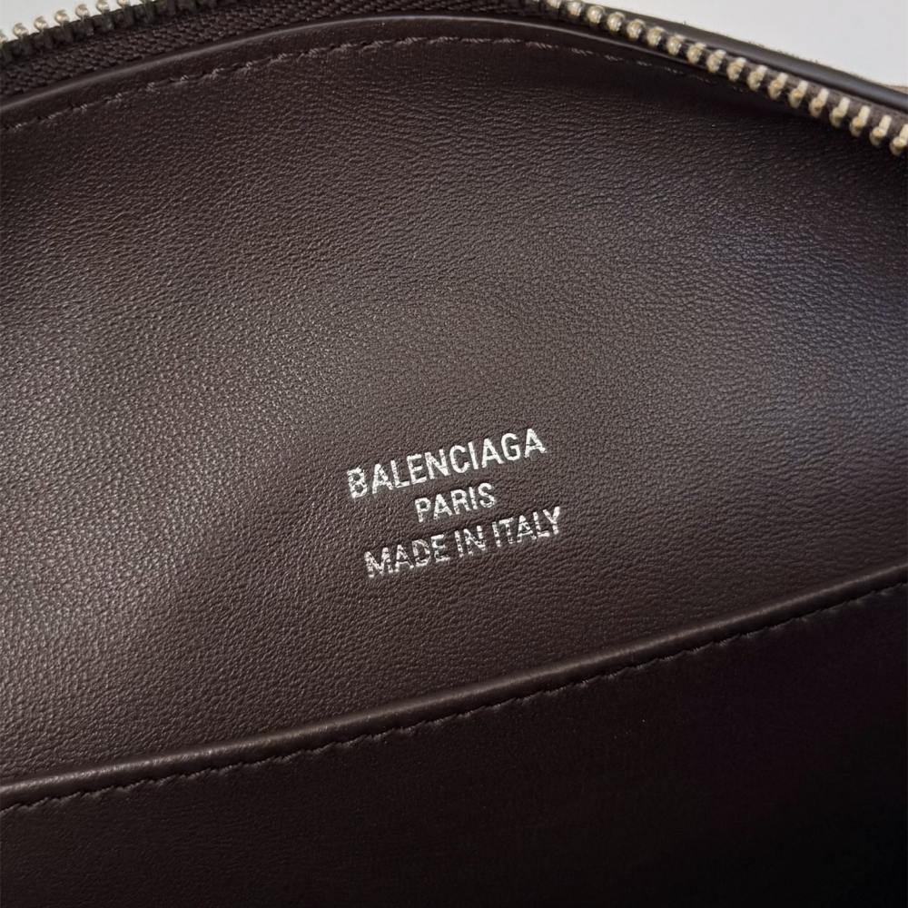 高仿Balenciaga*Rodeo系列8455912麂皮銀扣手袋免檢版