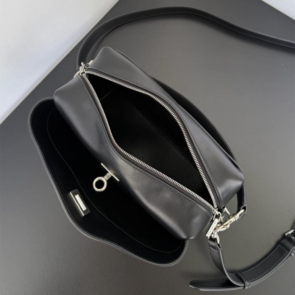 高仿Balenciaga*Rodeo系列U1000小牛皮相機包黑色銀扣免檢版