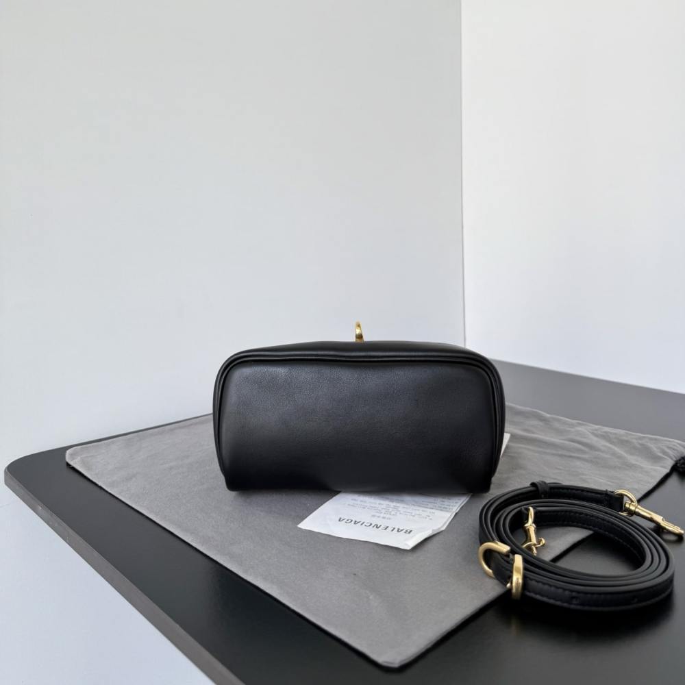 高仿Balenciaga*Rodeo系列V1000小牛皮盒子包黑色金扣免檢版