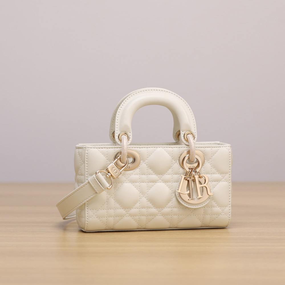 高仿Dior*LadyDJoy系列S0910M030小羊皮戴妃包白色Mini免檢版