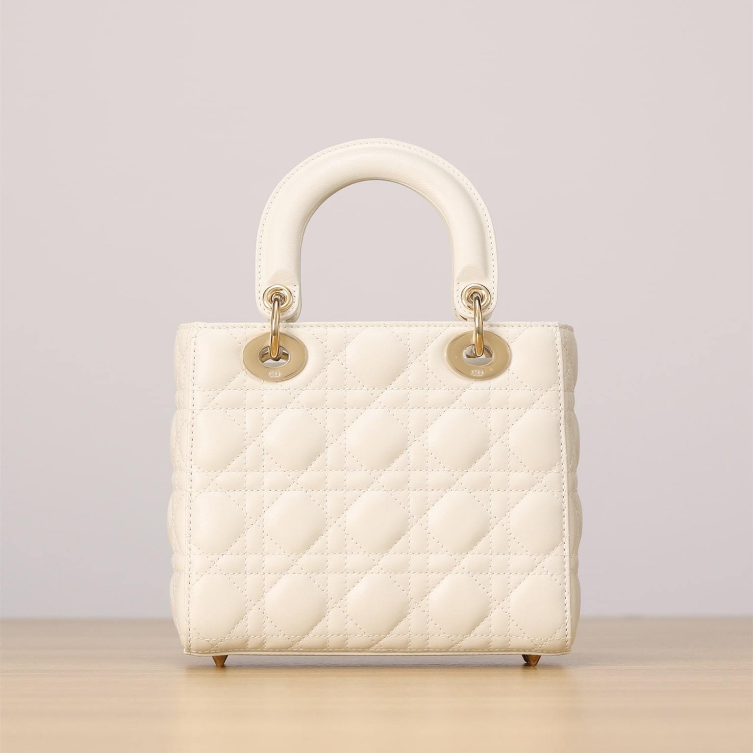 高仿Dior*Lady系列M0538M303小羊皮戴妃袋白色小號免檢版