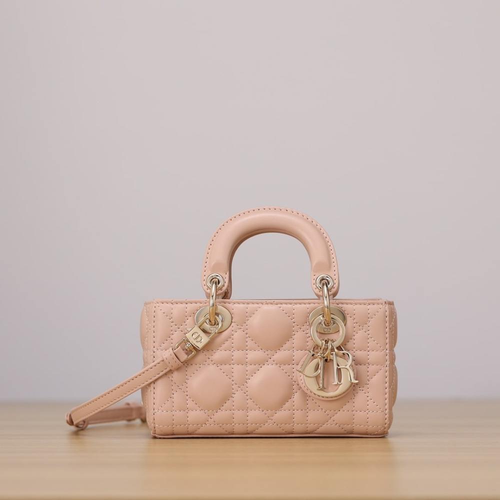 高仿Dior*LadyDJoy系列S0910M84P小羊皮戴妃包沙粉色Mini免檢版